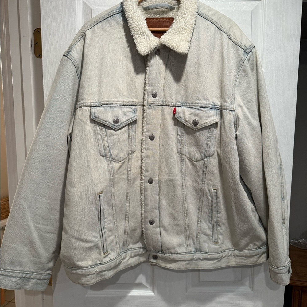 Vintage Levi's Men's Acid Washed Sherpa-Lined Jacket